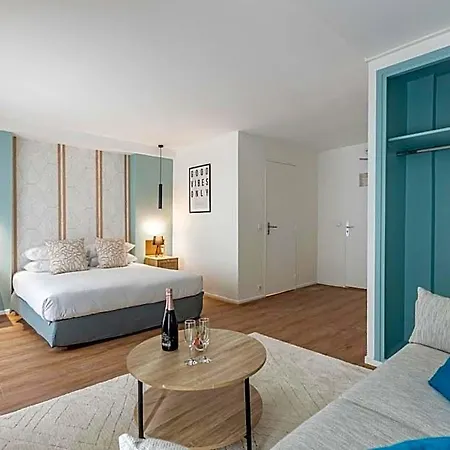 Le Bastille By Sweett Hotel