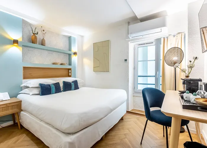 Hotel Le Bastille By Sweett 3*