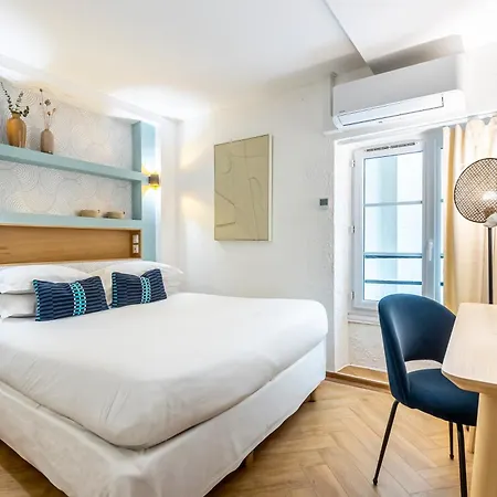 Hotel Le Bastille By Sweett 3*