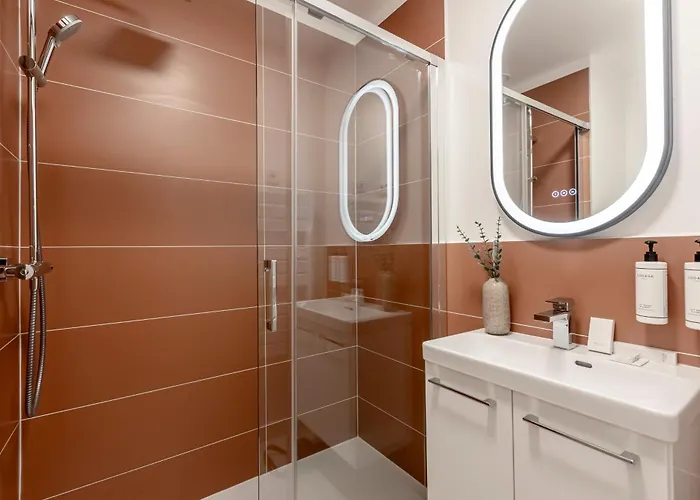 Le Bastille By Sweett 3*